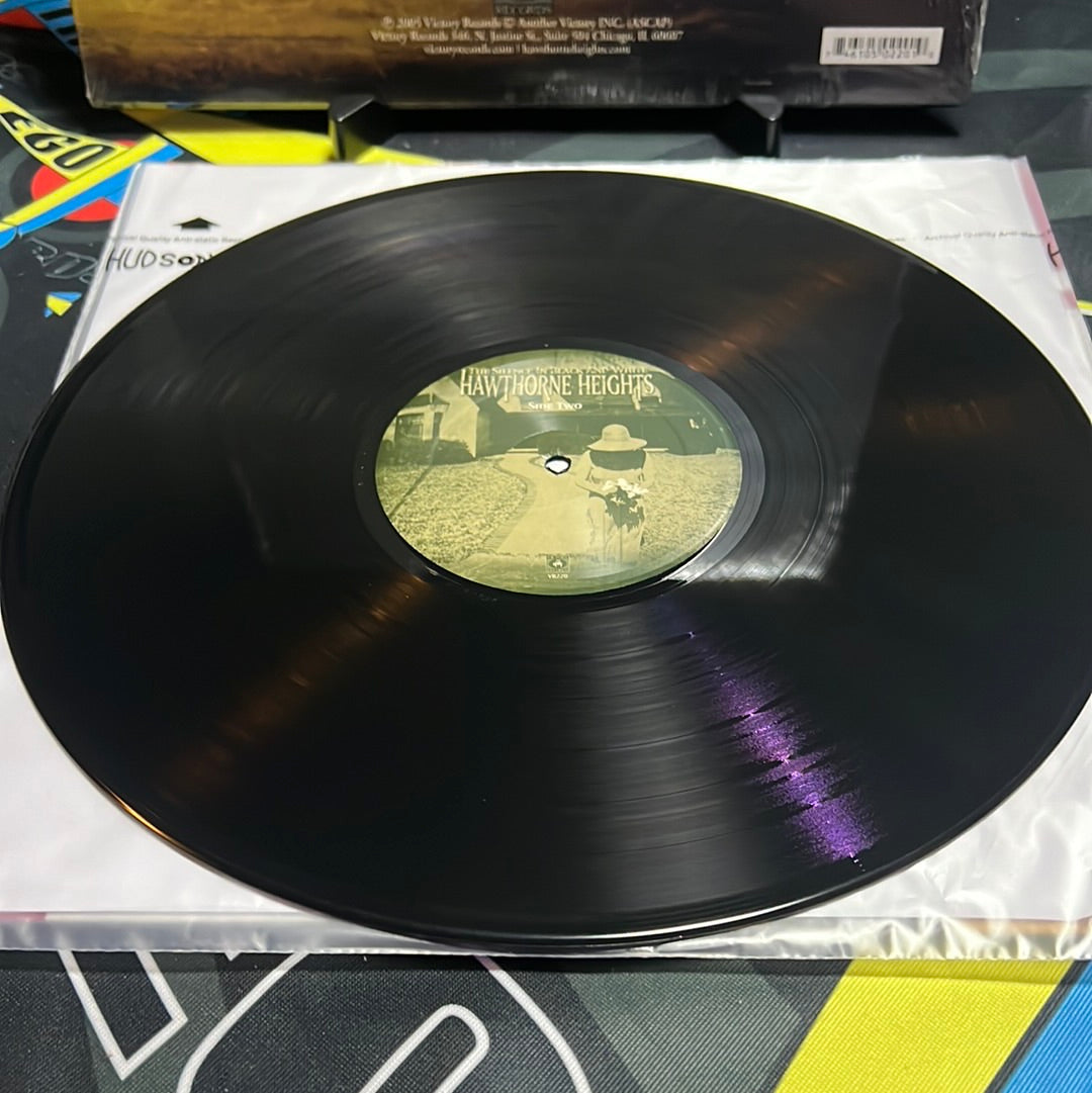 Hawthorne Heights - The Silence In Black And White